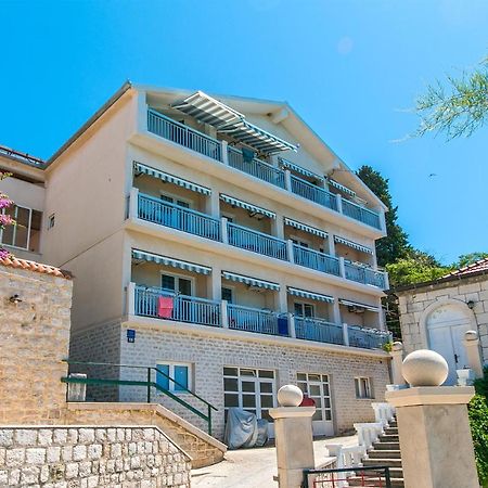 Apartments By The Sea Brist, Makarska - 15714 Podaca Eksteriør billede