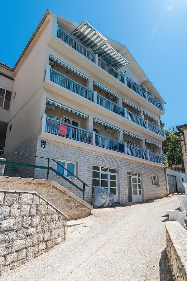 Apartments By The Sea Brist, Makarska - 15714 Podaca Eksteriør billede