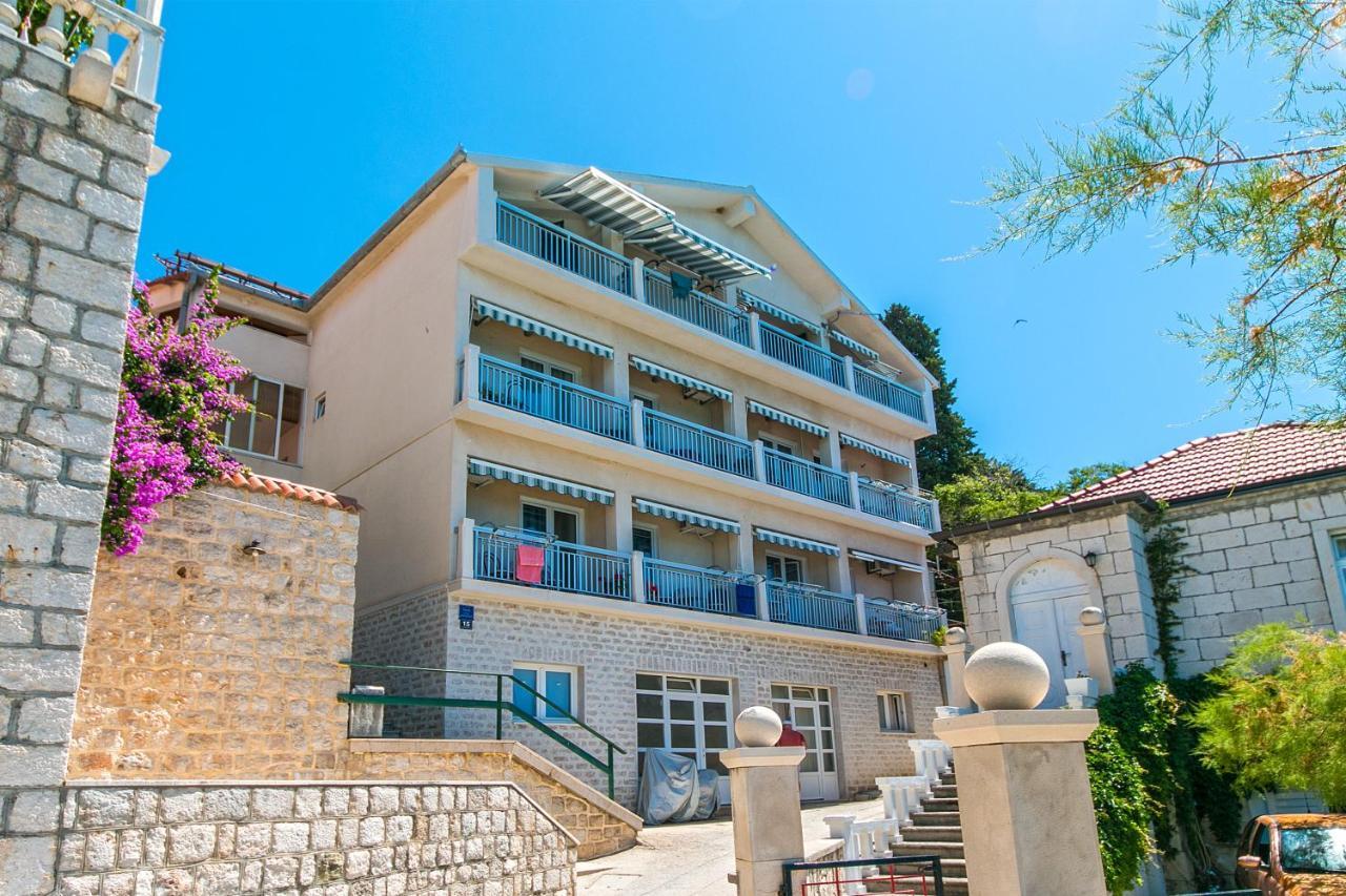 Apartments By The Sea Brist, Makarska - 15714 Podaca Eksteriør billede